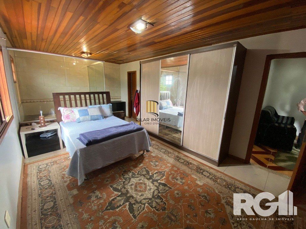 Casa 3 dormitórios no bairro Hípica