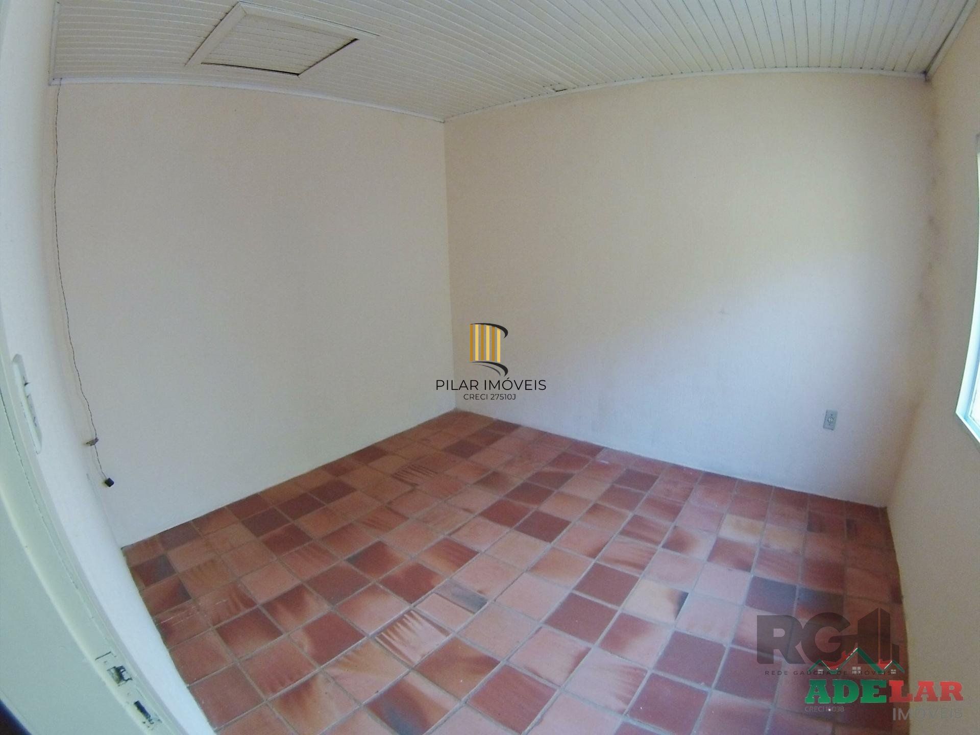 Casa 2 dormitórios no bairro Lami