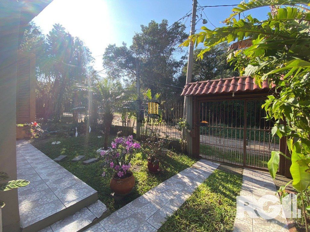 Casa 2 dormitórios no bairro Lami