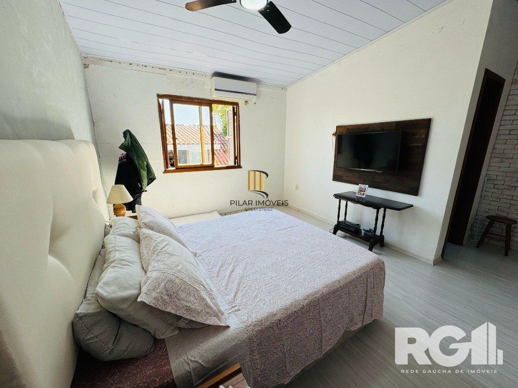 Casa 2 dormitórios no bairro Hípica