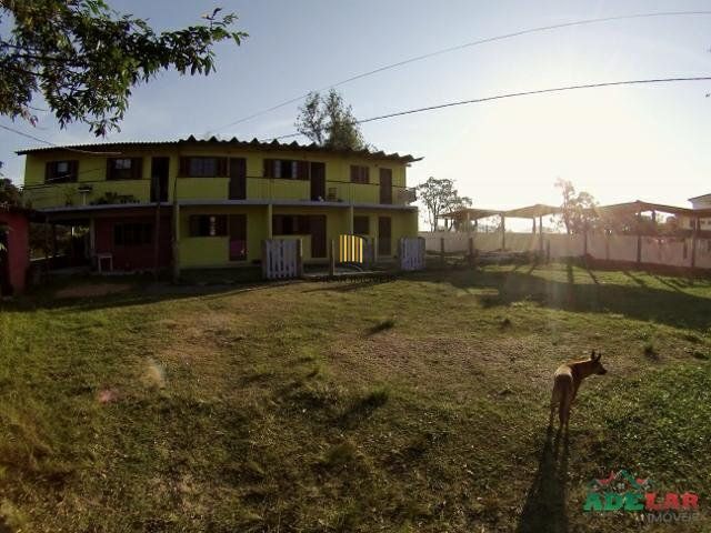 Apartamento 6 dormitórios no bairro Itapuã