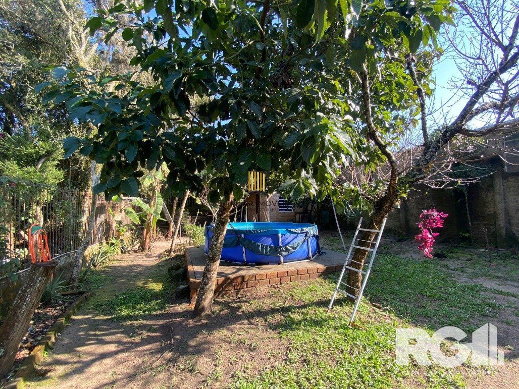 Casa 2 dormitórios no bairro Lami