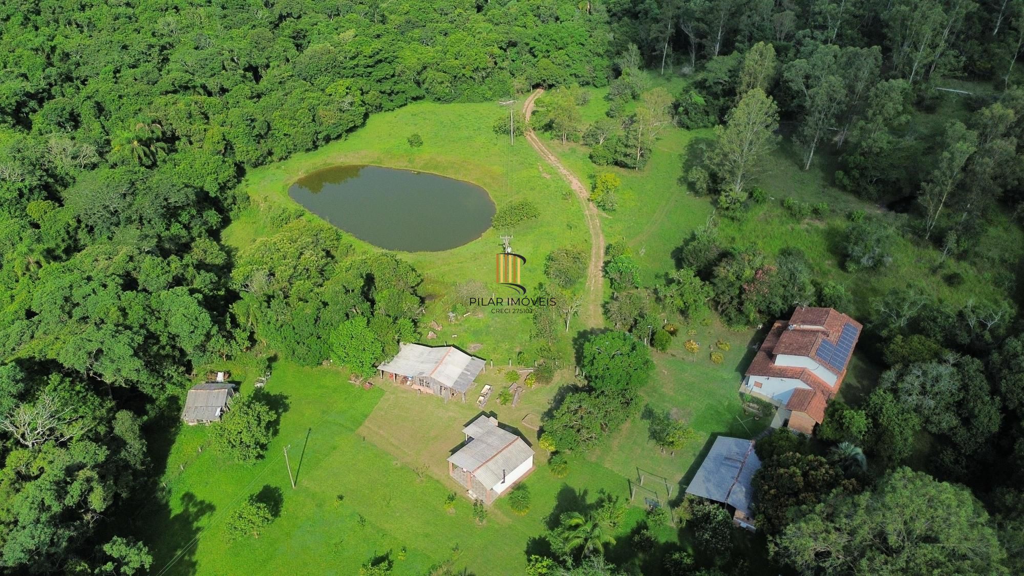 Sítio 3 dormitórios no bairro Lomba do Pinheiro