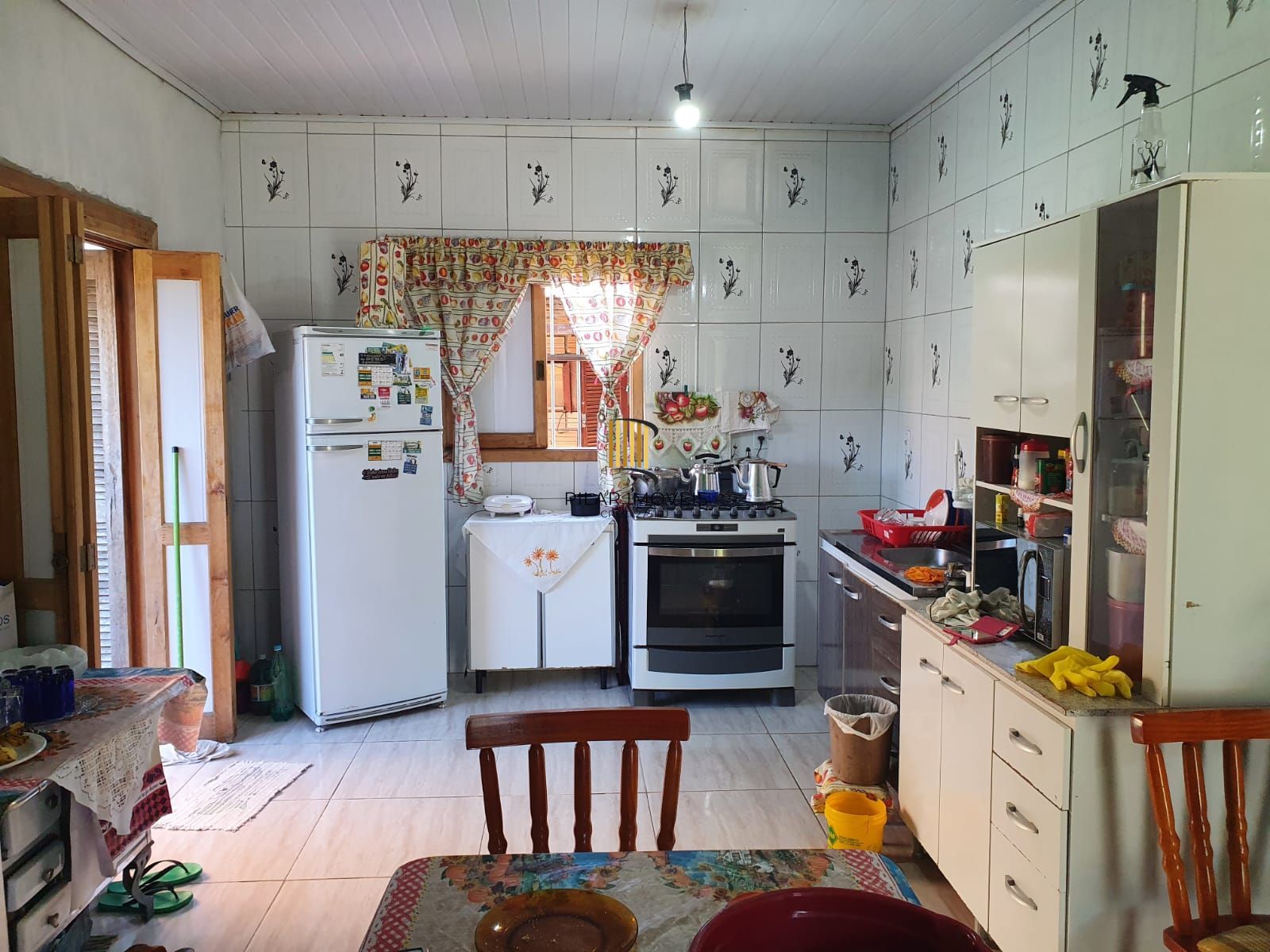 Casa 3 dormitórios no bairro Restinga