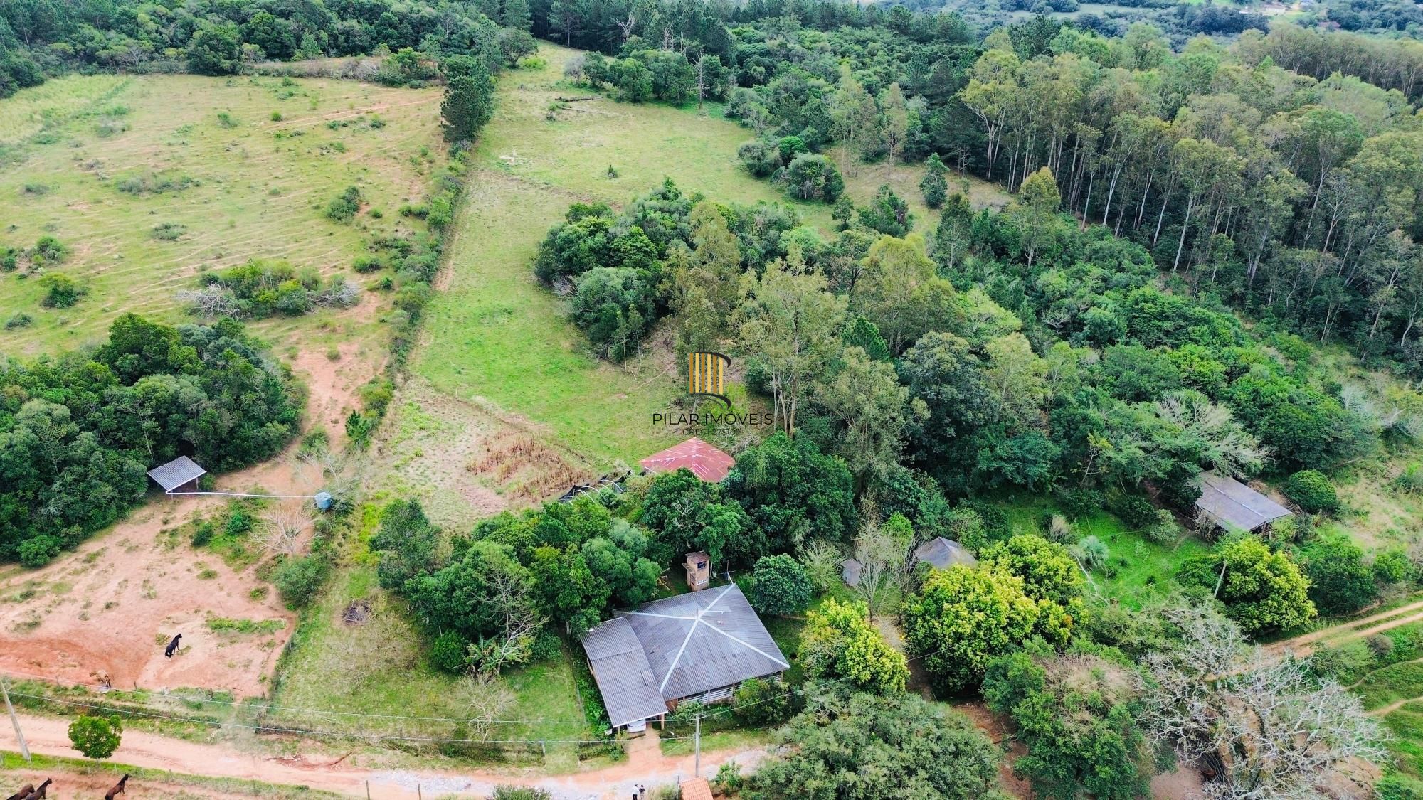 Sítio 2 dormitórios no bairro Canta Galo