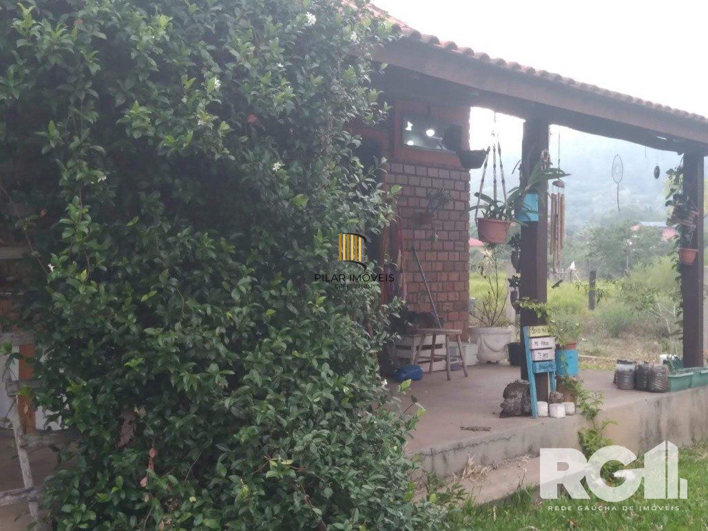 Sítio 2 dormitórios no bairro Parque Florestal Itapuã