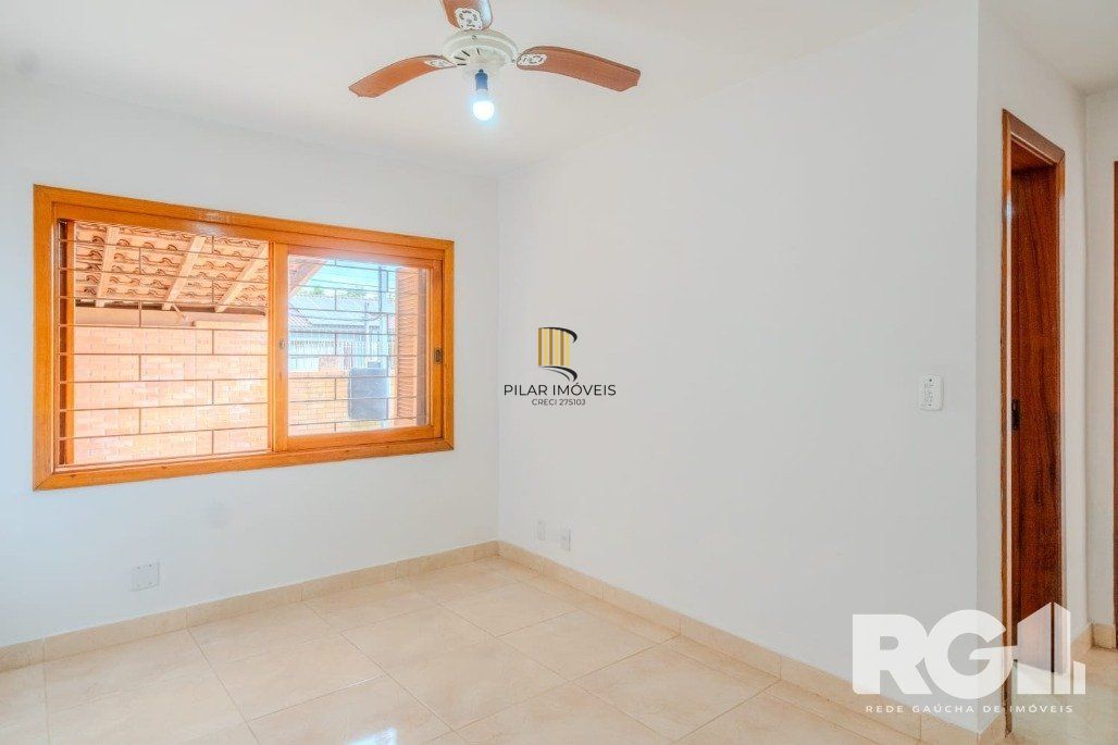 Casa 3 dormitórios no bairro Guarujá