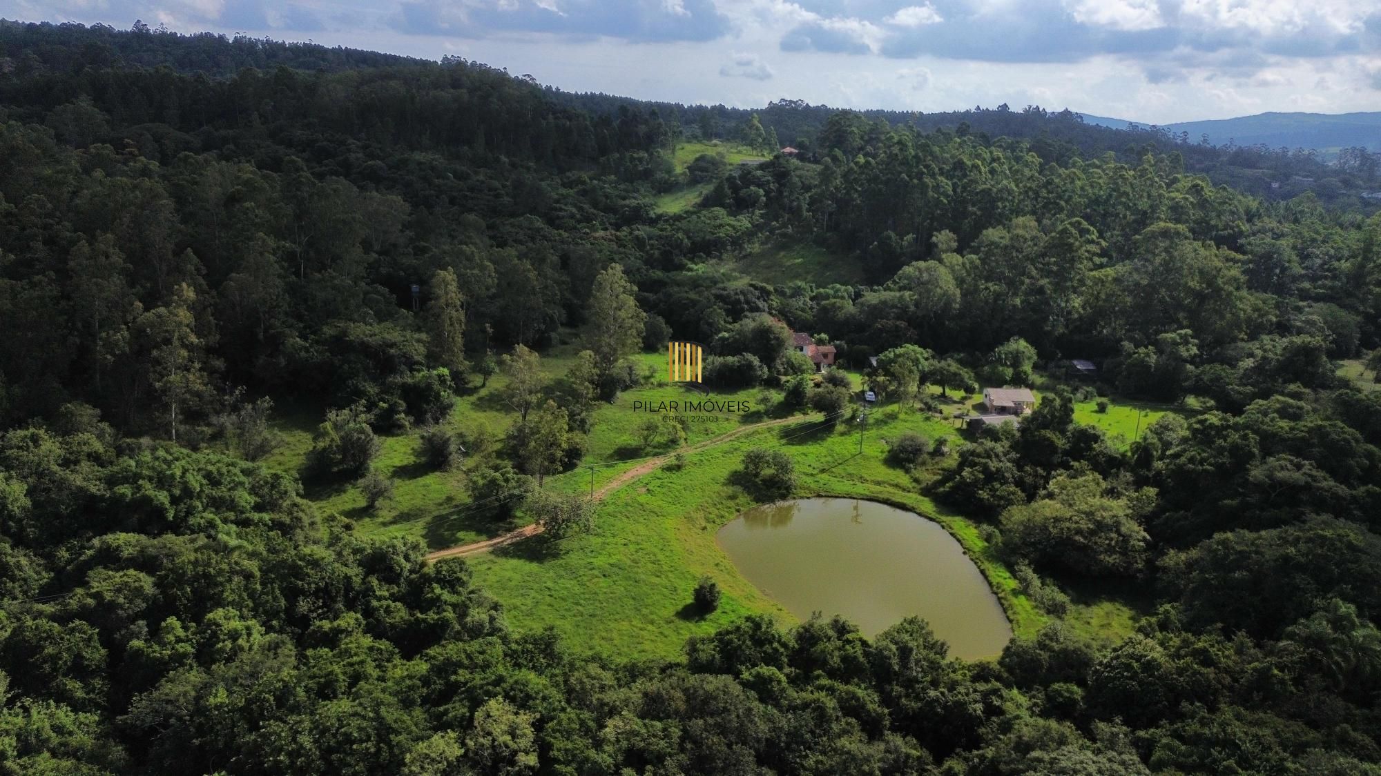 Sítio 3 dormitórios no bairro Lomba do Pinheiro