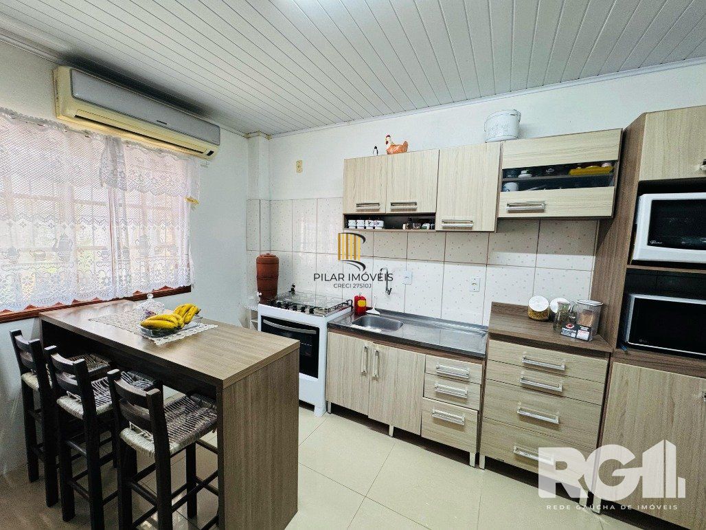 Casa 2 dormitórios no bairro Hípica