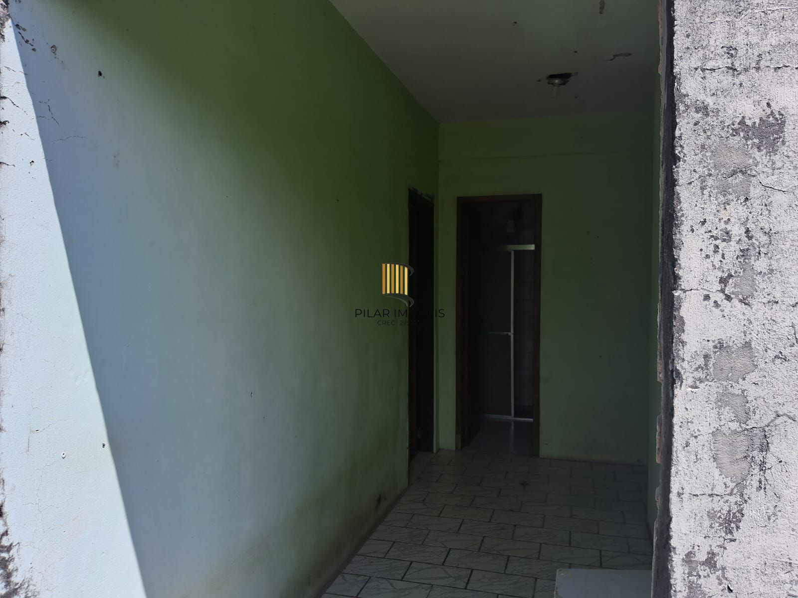 Prédio Comercial 2 dormitórios no bairro Centro (Itapuã)