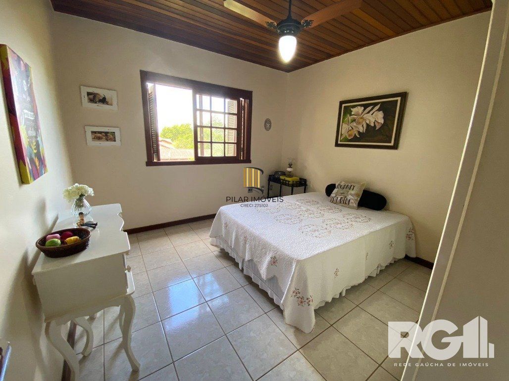 Casa 3 dormitórios no bairro Hípica