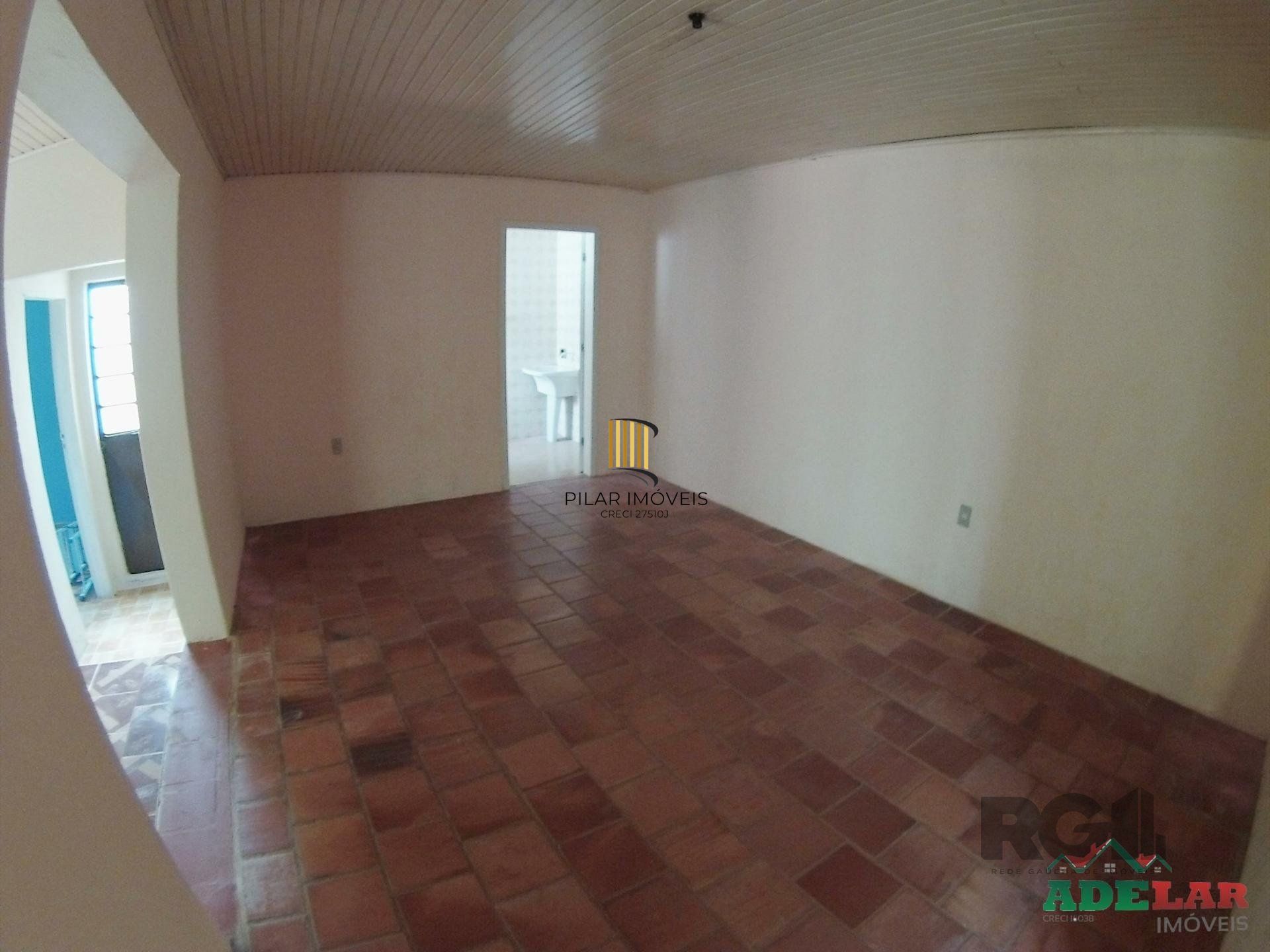 Casa 2 dormitórios no bairro Lami