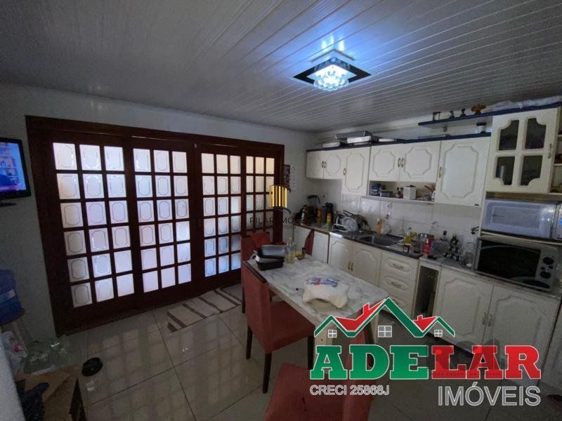 Casa 3 dormitórios no bairro Restinga