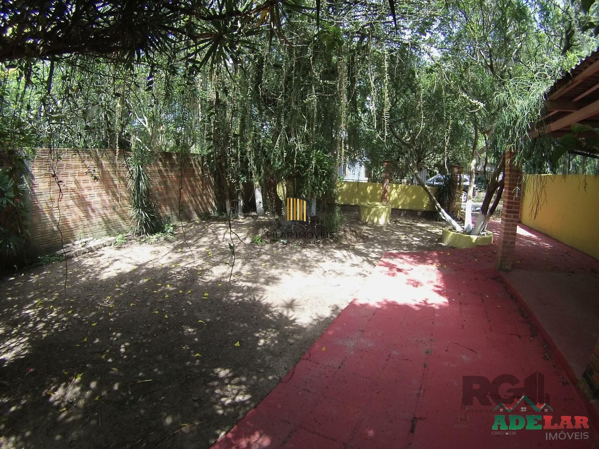 Casa 2 dormitórios no bairro Lami