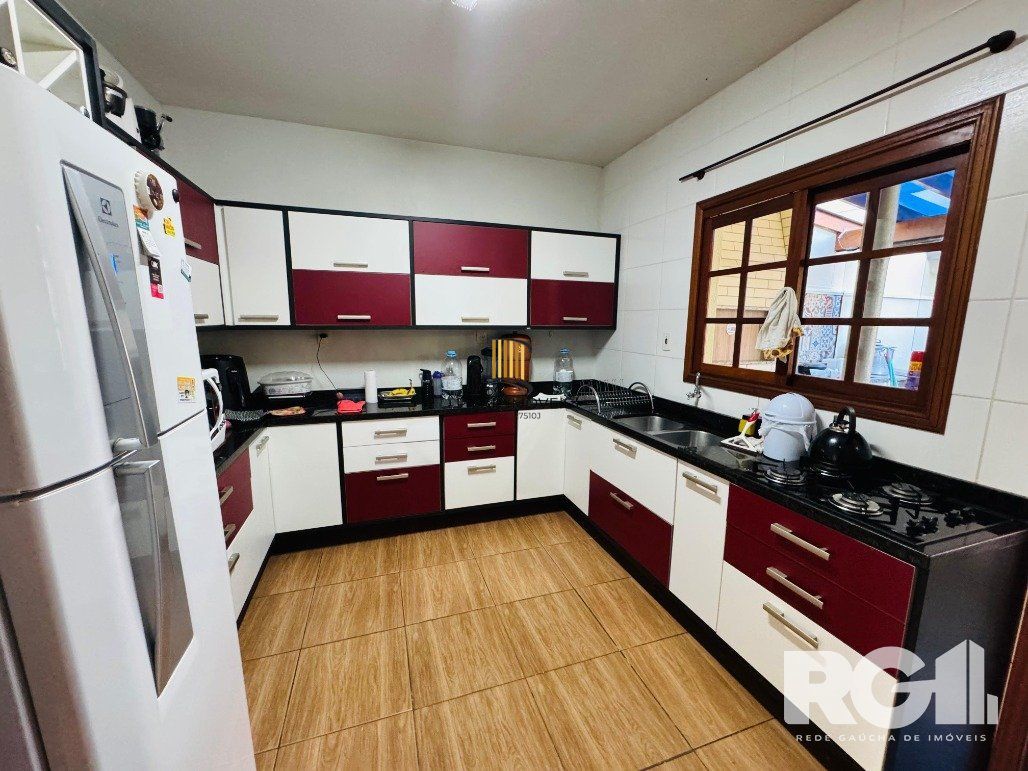 Casa 4 dormitórios no bairro Hípica