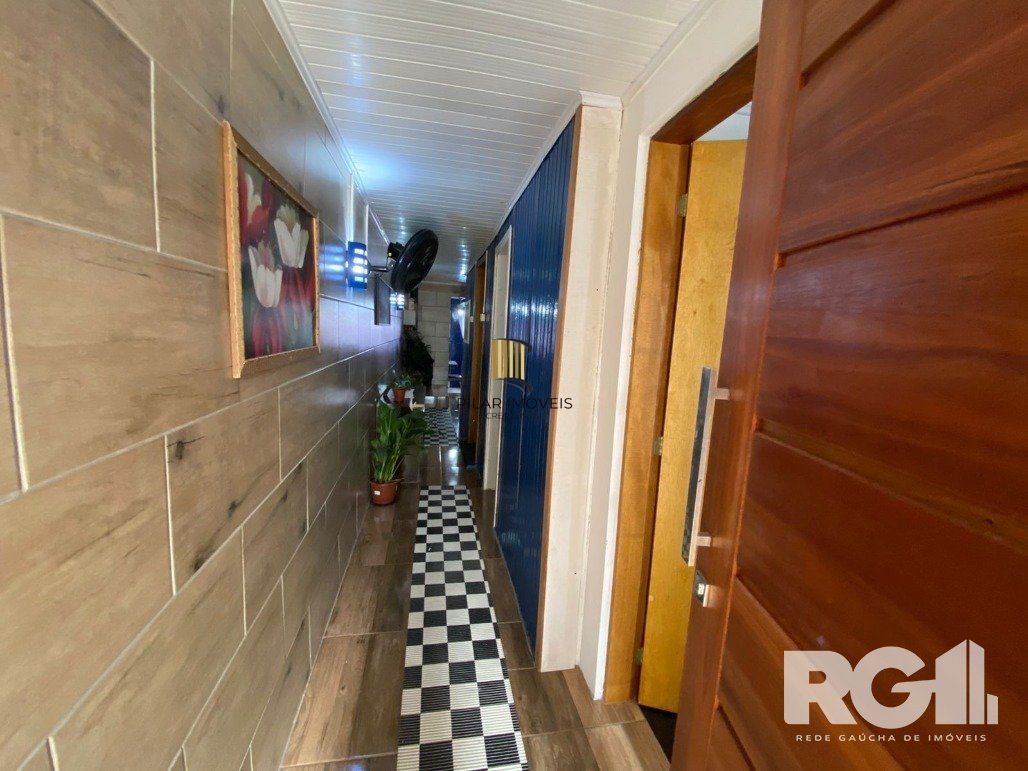 Casa 3 dormitórios no bairro Hípica