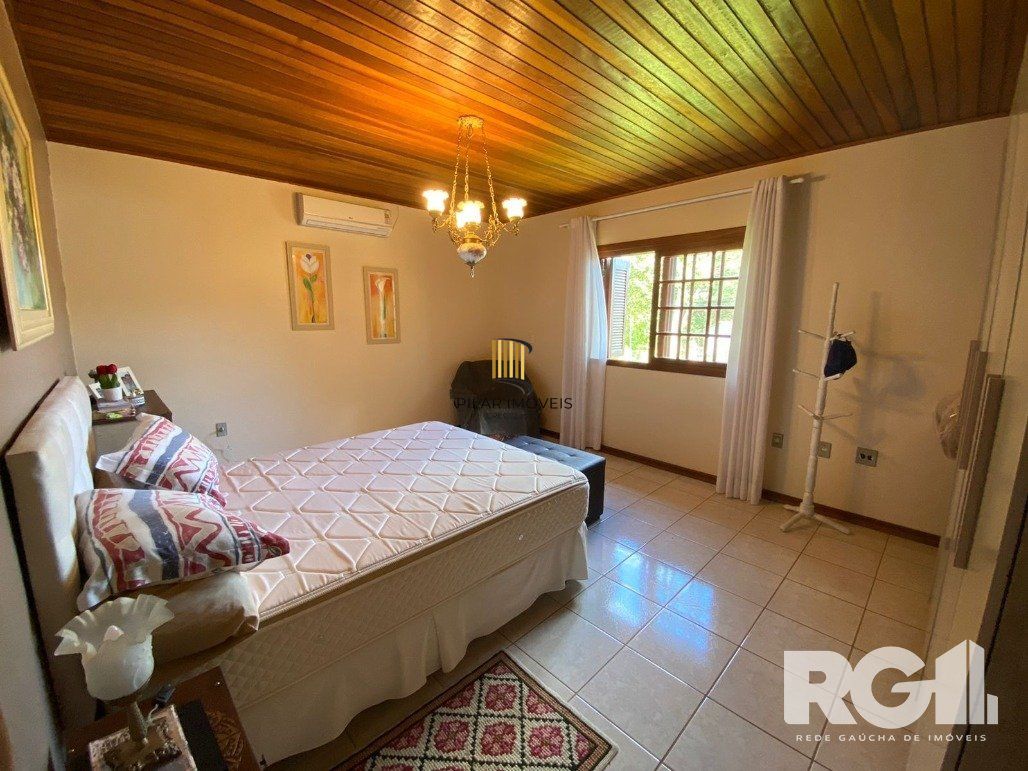 Casa 3 dormitórios no bairro Hípica