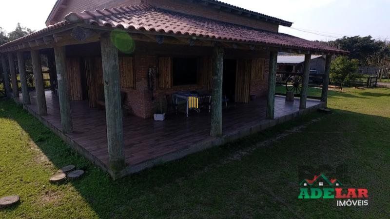 Sítio 2 dormitórios no bairro Lami