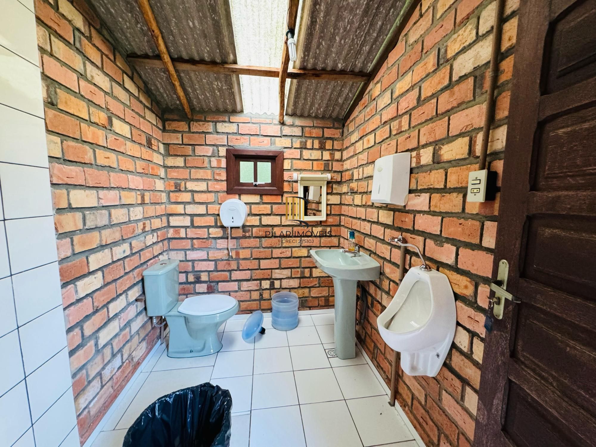 Sítio 3 dormitórios no bairro Lomba do Pinheiro