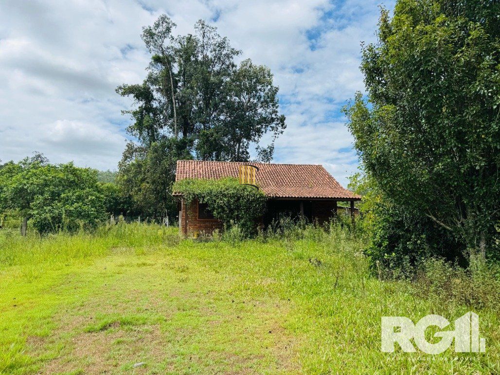 Sítio 2 dormitórios no bairro Parque Florestal Itapuã