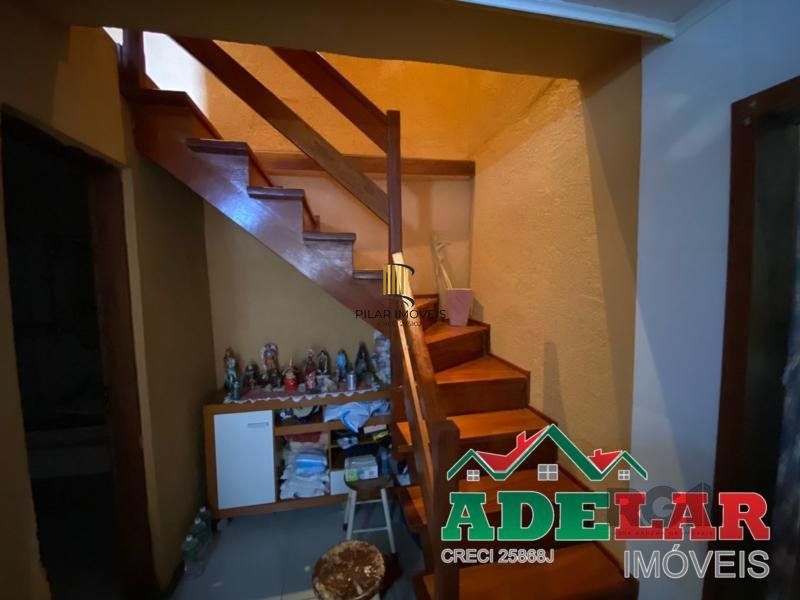 Casa 3 dormitórios no bairro Restinga