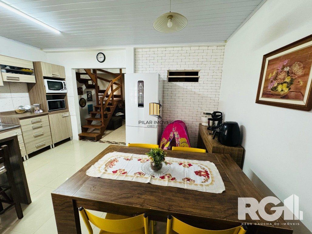 Casa 2 dormitórios no bairro Hípica