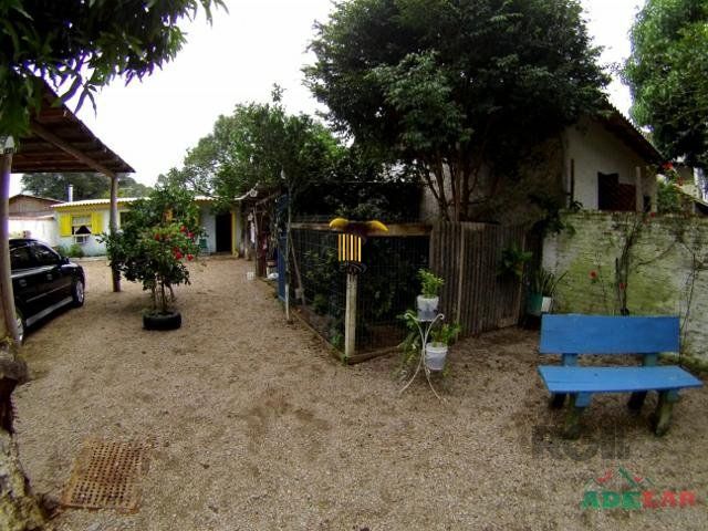 Casa 2 dormitórios no bairro Lami