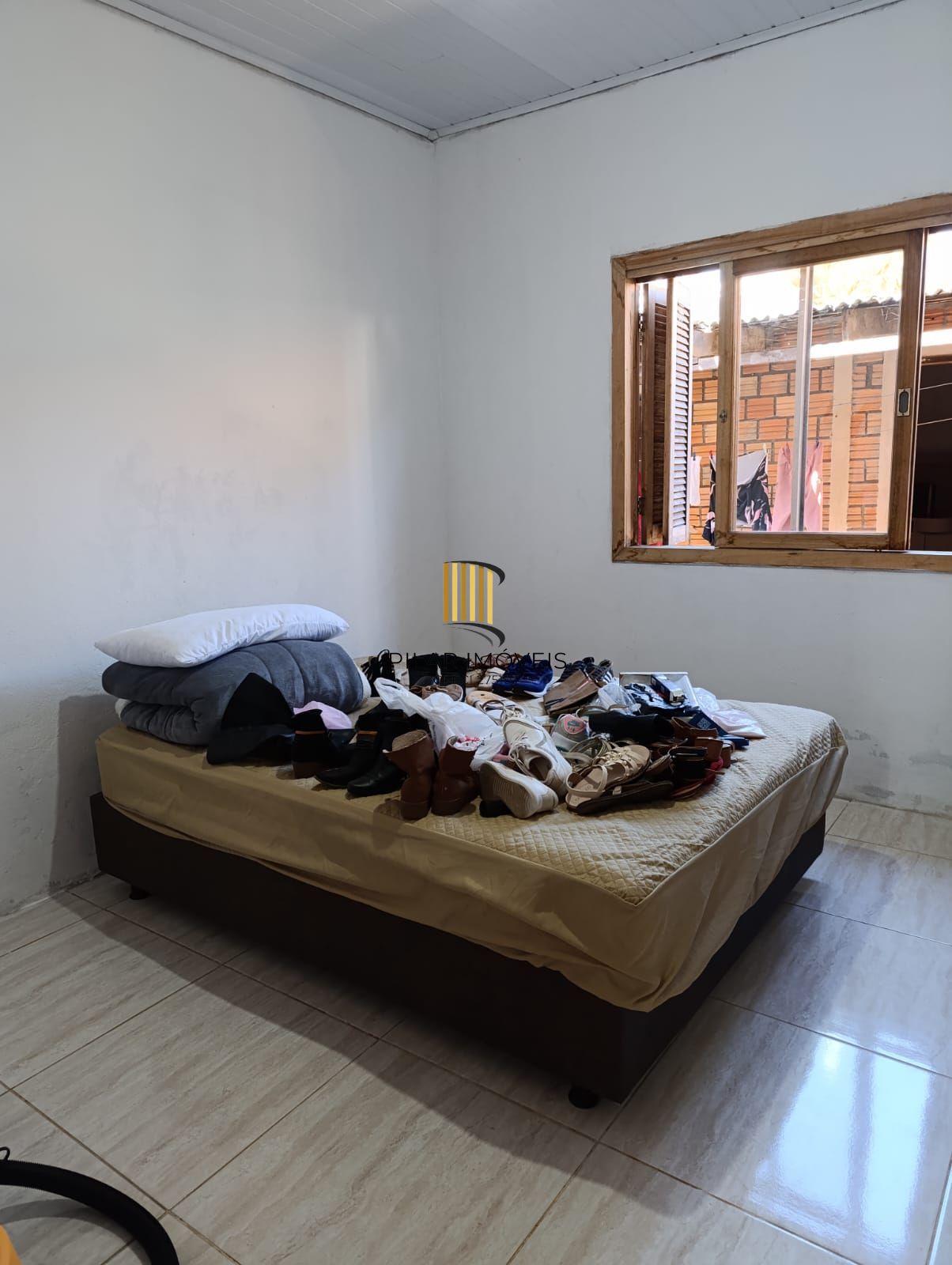 Casa 3 dormitórios no bairro Restinga