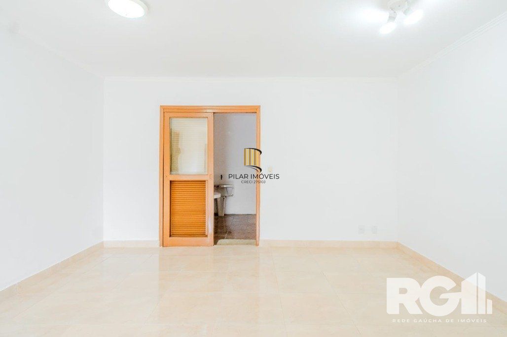 Casa 3 dormitórios no bairro Guarujá