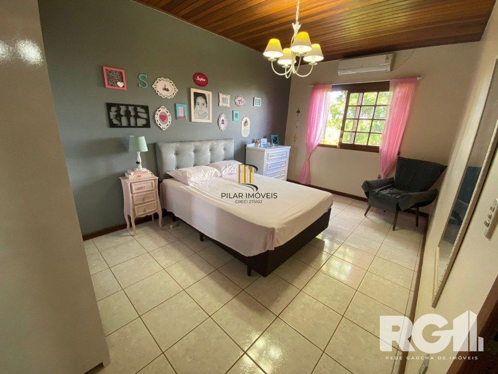Casa 3 dormitórios no bairro Hípica