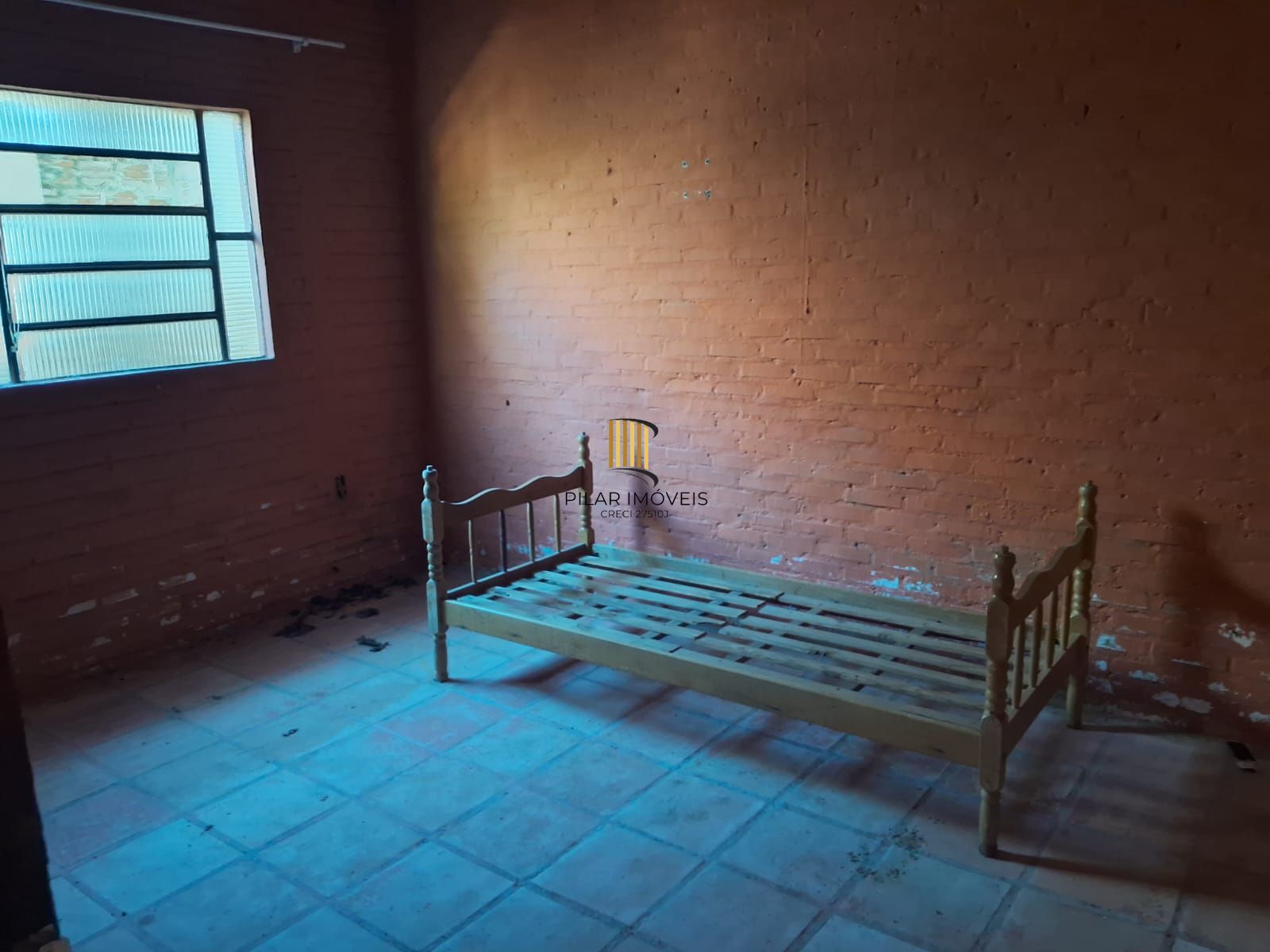 Prédio Comercial 2 dormitórios no bairro Centro (Itapuã)