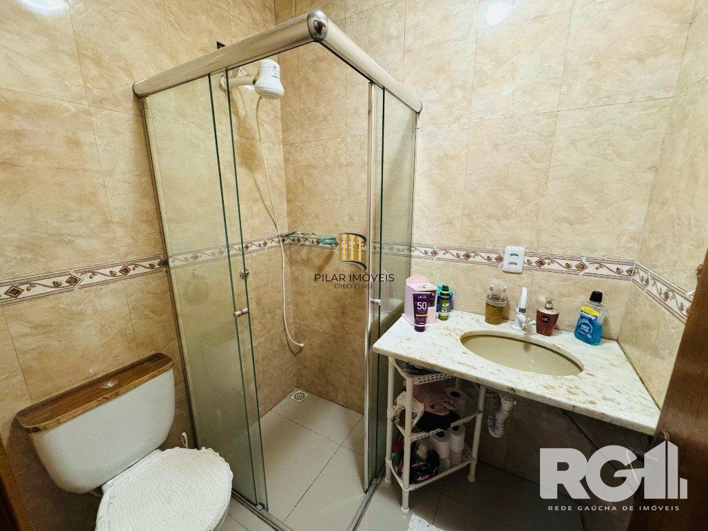 Casa 2 dormitórios no bairro Hípica
