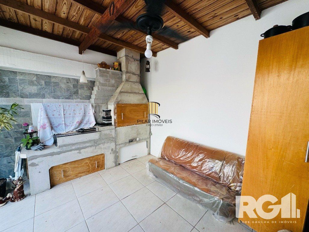 Casa 2 dormitórios no bairro Hípica