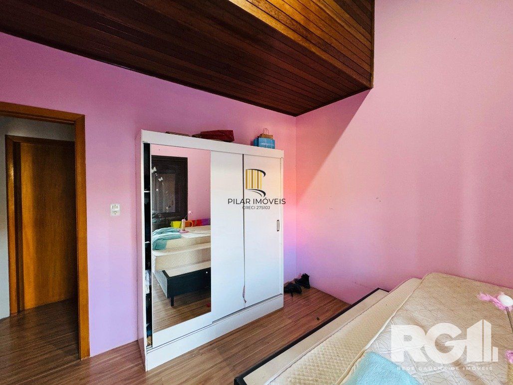 Casa 4 dormitórios no bairro Hípica