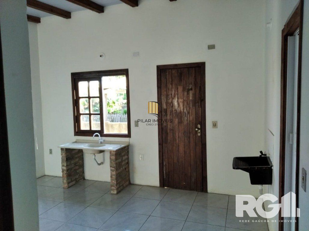 Casa 2 dormitórios no bairro Lami