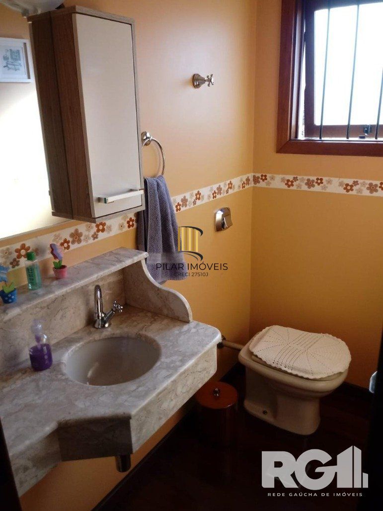 Casa 3 dormitórios no bairro Espírito Santo