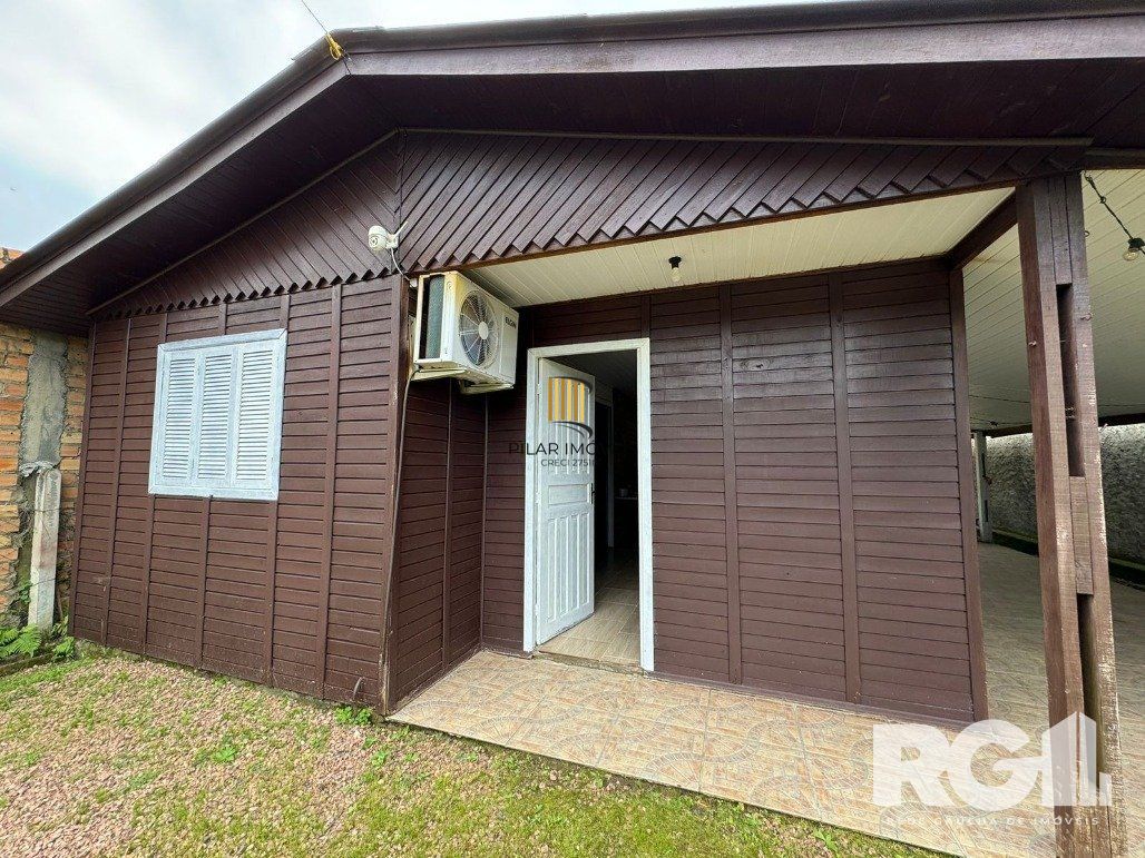 Casa 2 dormitórios no bairro Itapuã
