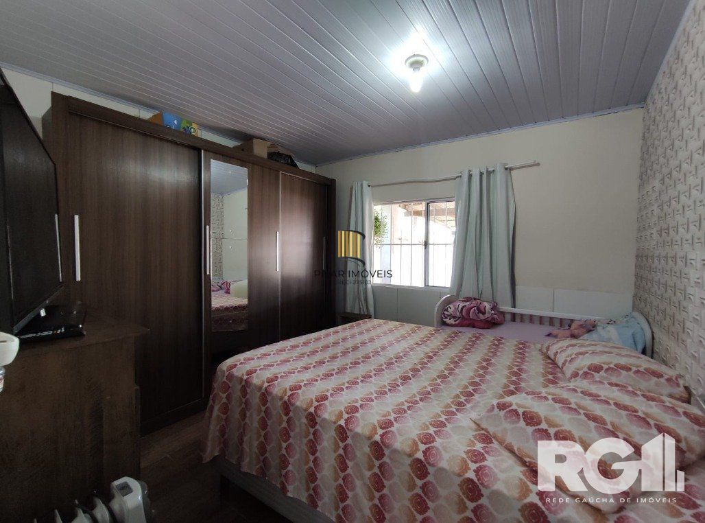 Casa 3 dormitórios no bairro Restinga