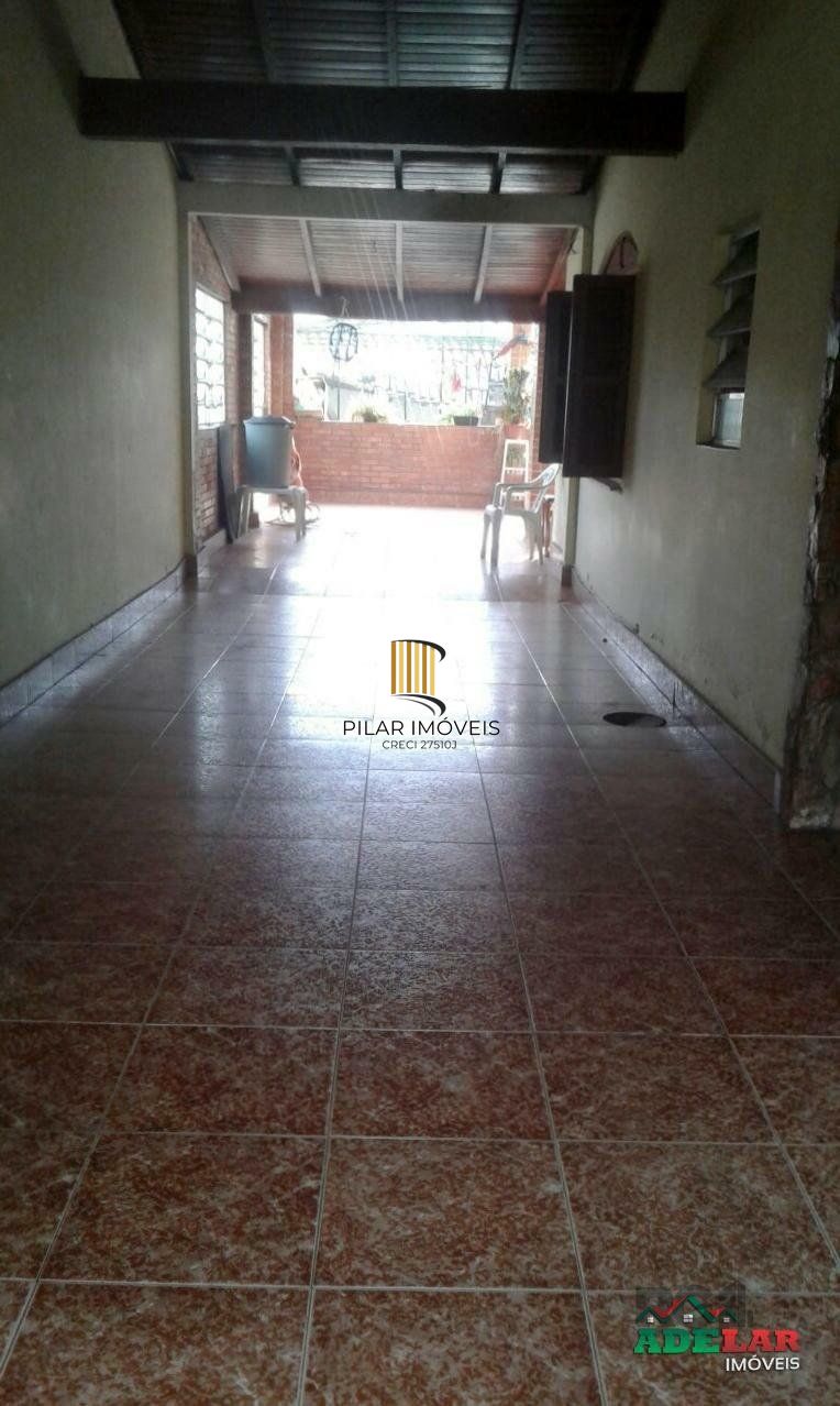 Casa 3 dormitórios no bairro Medianeira