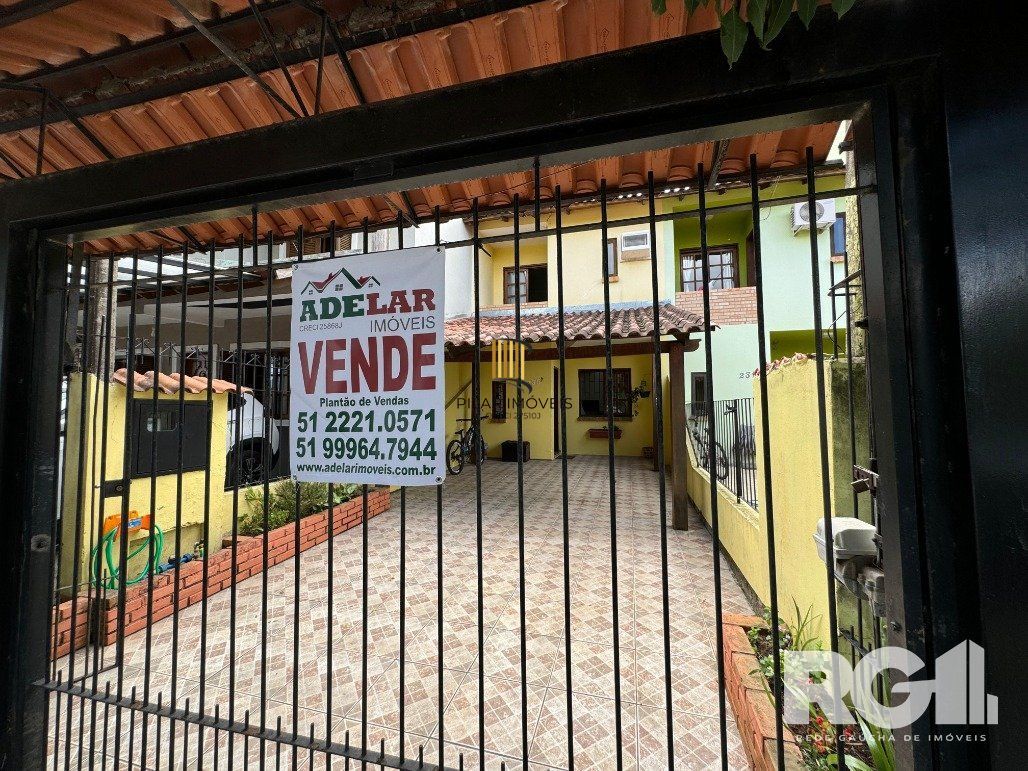 Casa 2 dormitórios no bairro Hípica