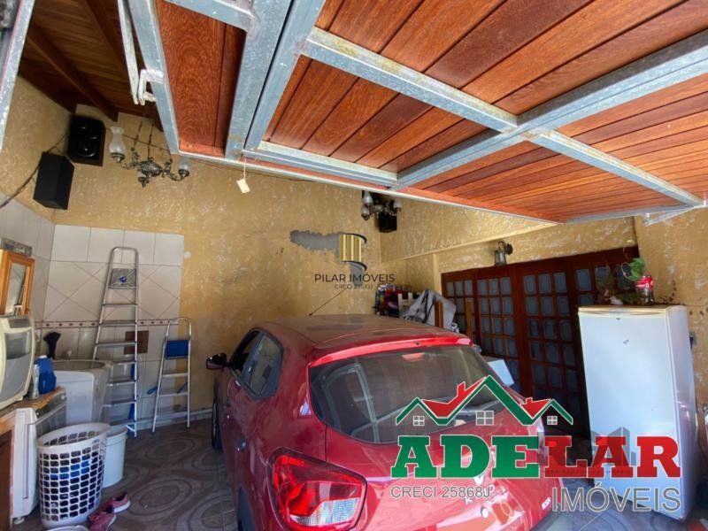 Casa 3 dormitórios no bairro Restinga
