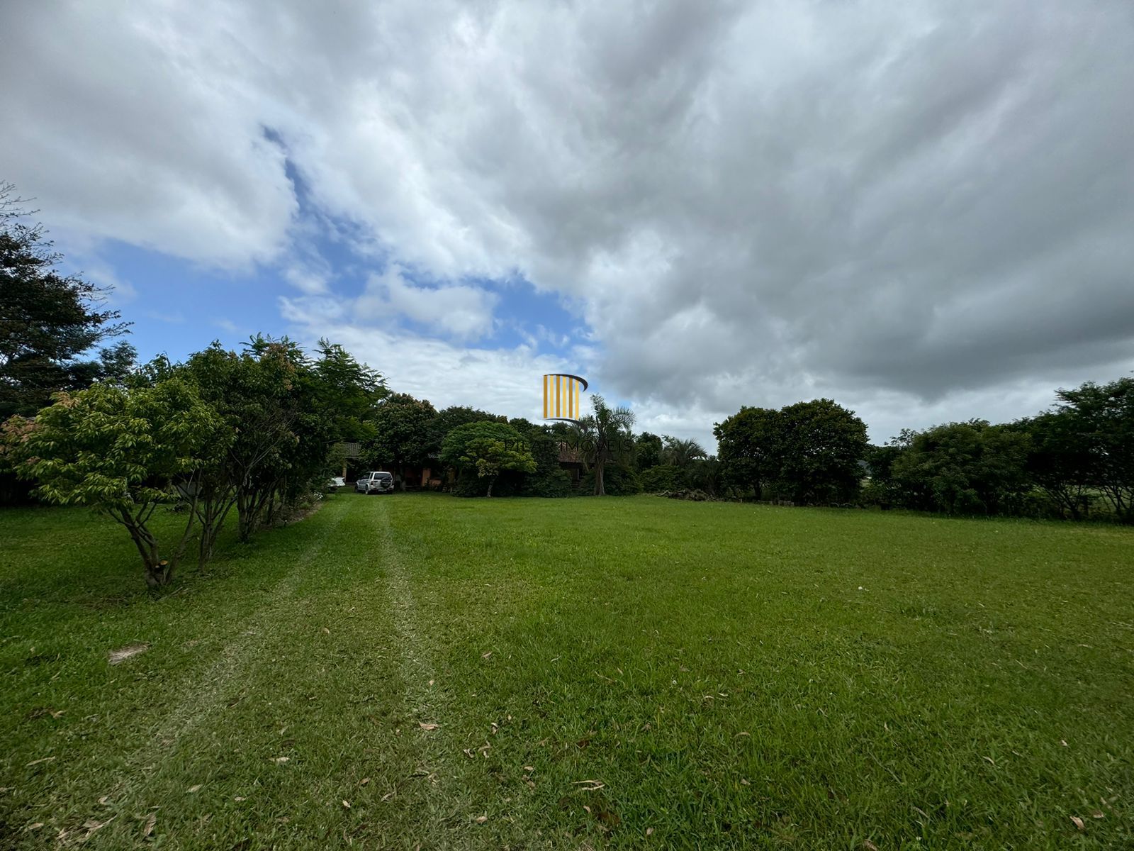 Sítio 1 dormitório no bairro Parque Florestal Itapuã