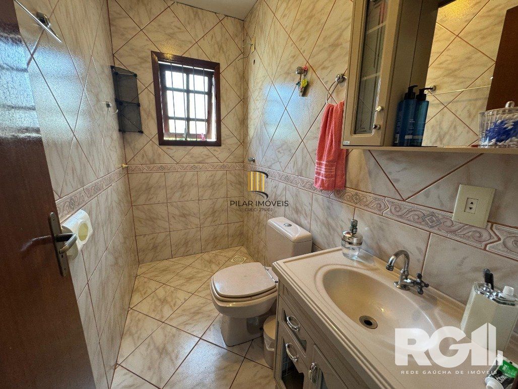 Casa 3 dormitórios no bairro Hípica