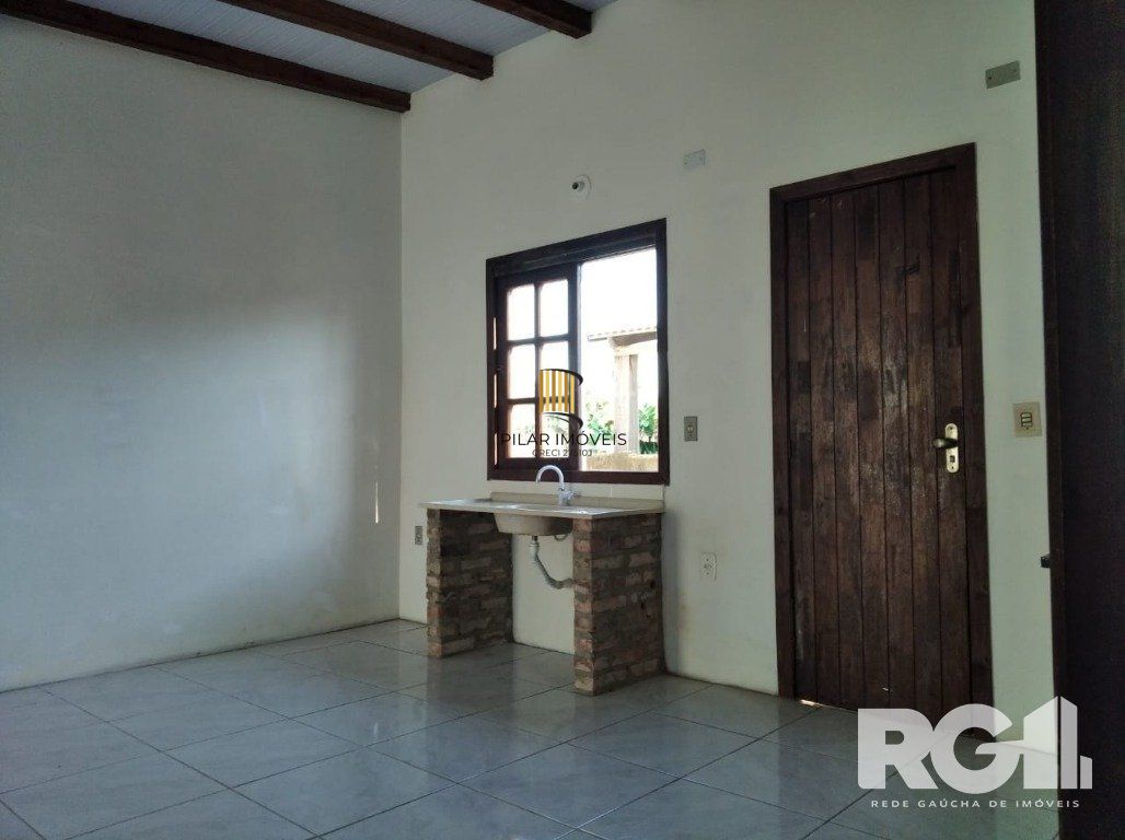 Casa 2 dormitórios no bairro Lami