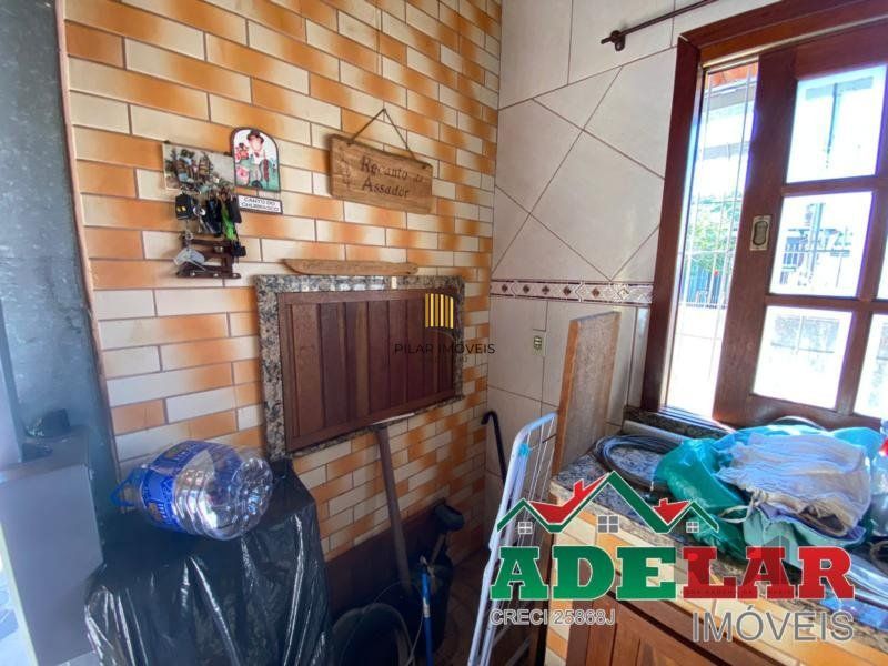 Casa 3 dormitórios no bairro Restinga
