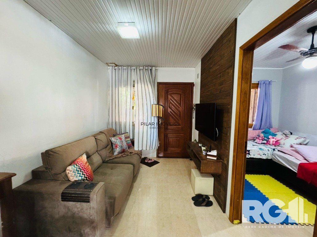Casa 2 dormitórios no bairro Hípica