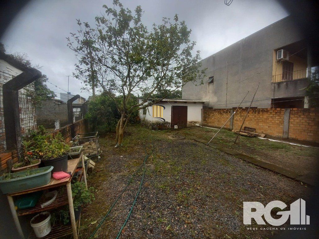 Casa 2 dormitórios no bairro Lami