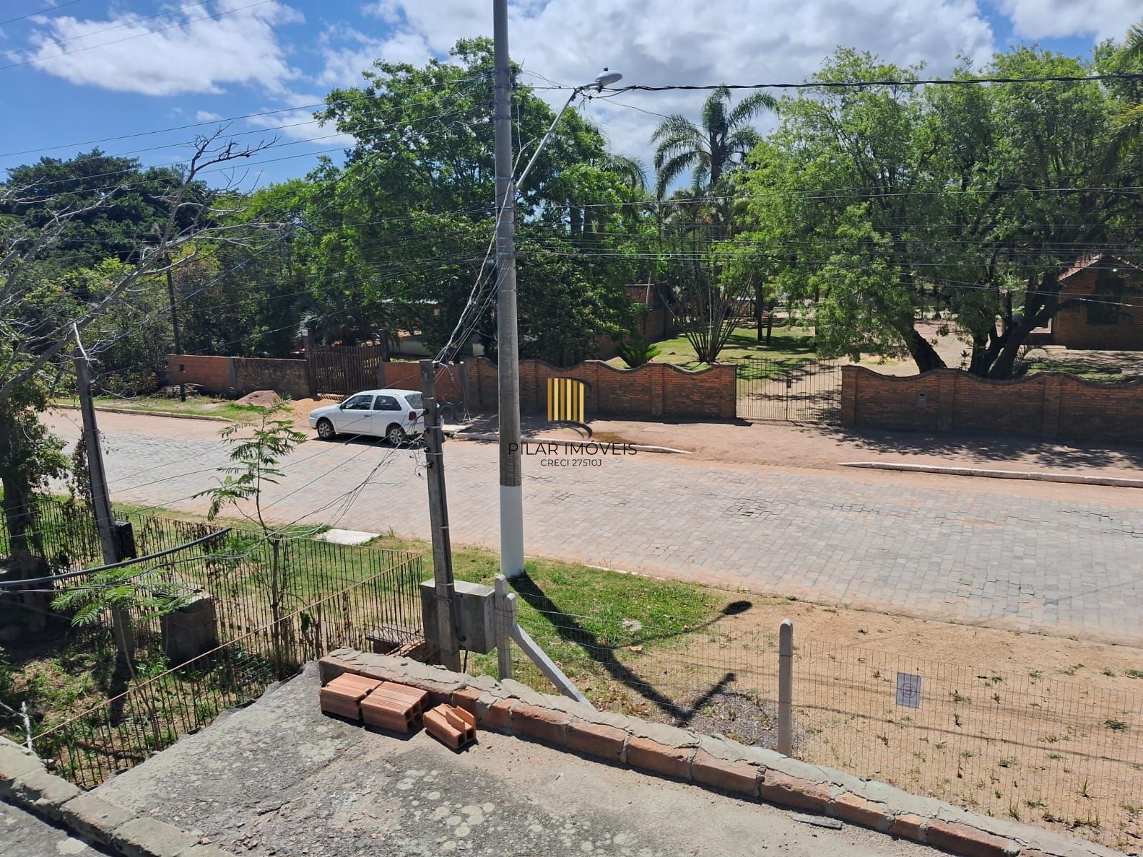 Prédio Comercial 2 dormitórios no bairro Centro (Itapuã)