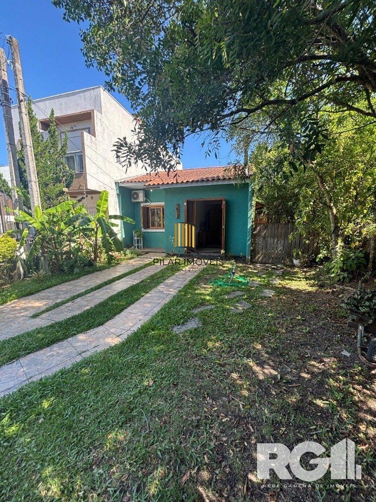 Casa 3 dormitórios no bairro Hípica