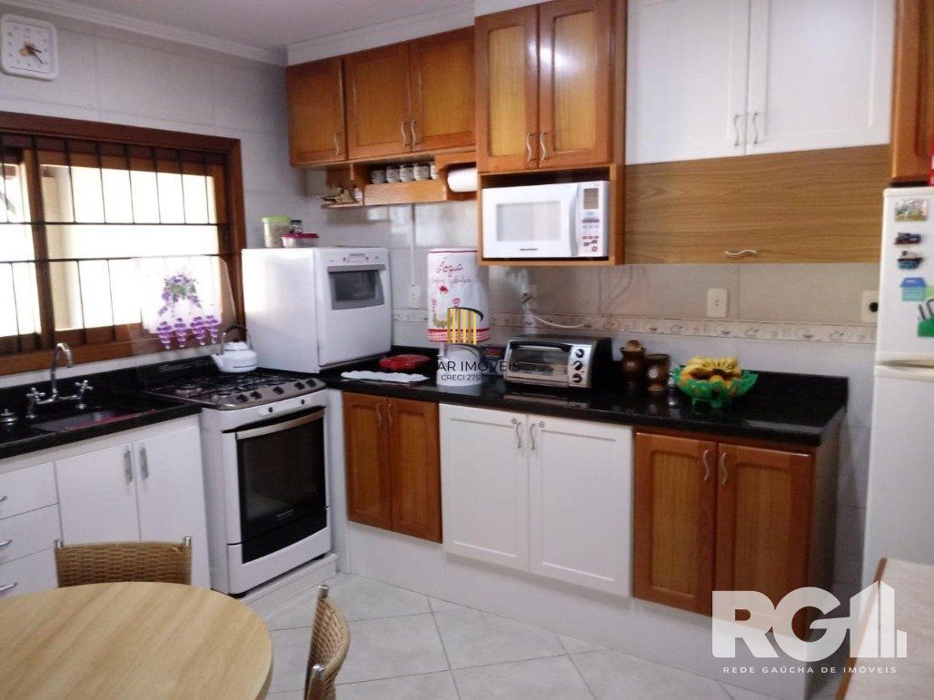 Casa 3 dormitórios no bairro Espírito Santo